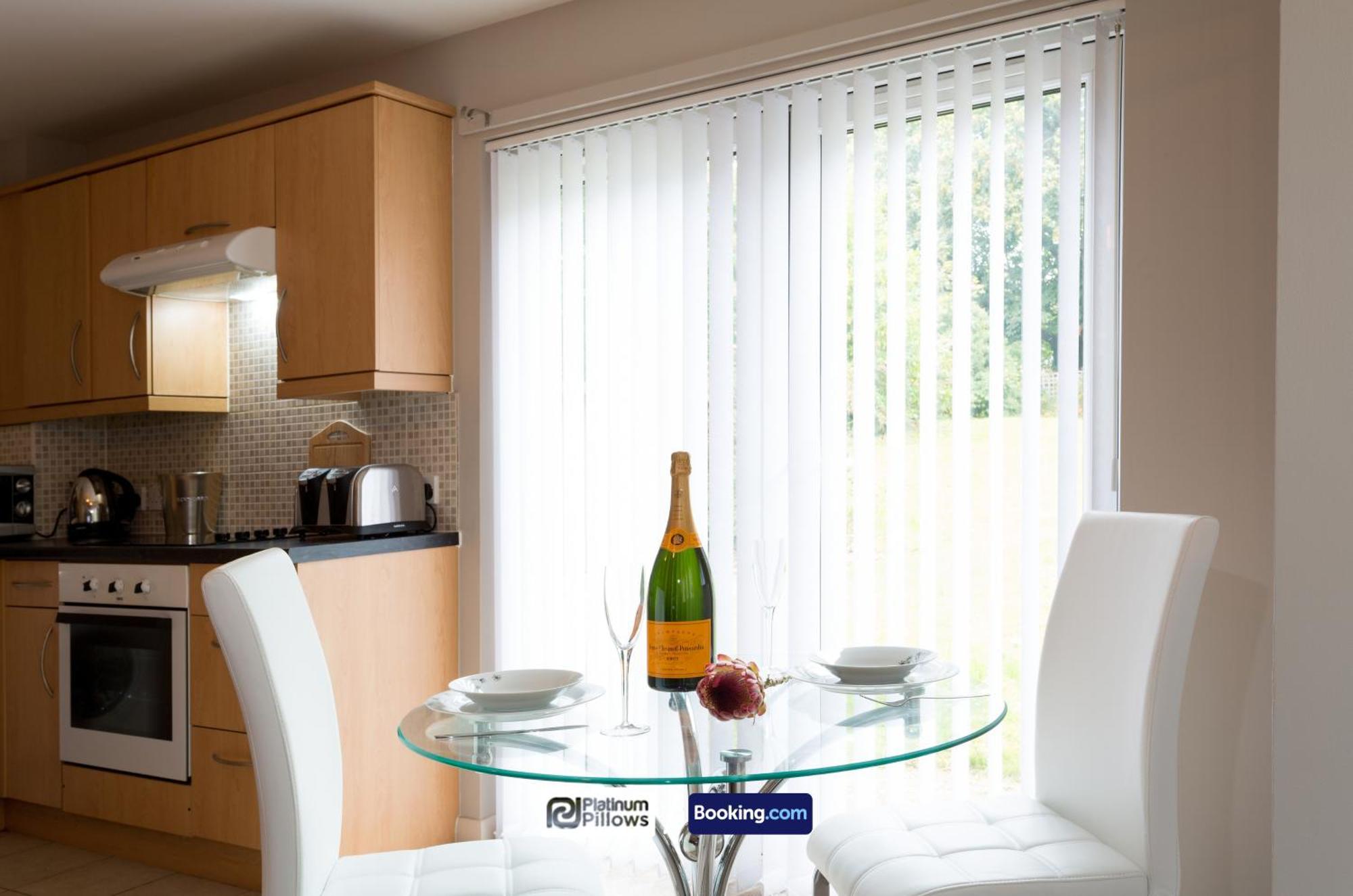 Modern Oxford 2 Bedroom Apartments, Families & Contractor Accommodation, Weekly & Monthly Stays Exterior foto